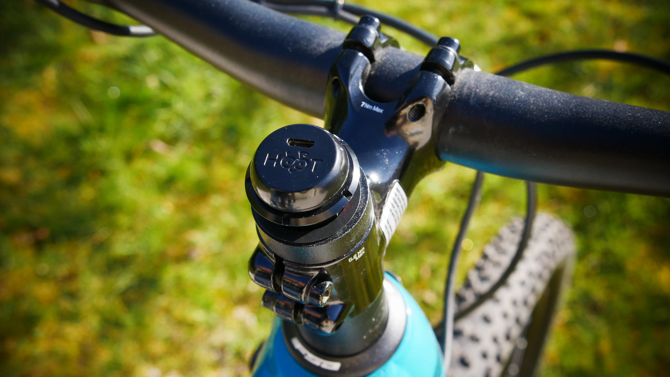 Feux de vélo avec balise GPS intégrée
